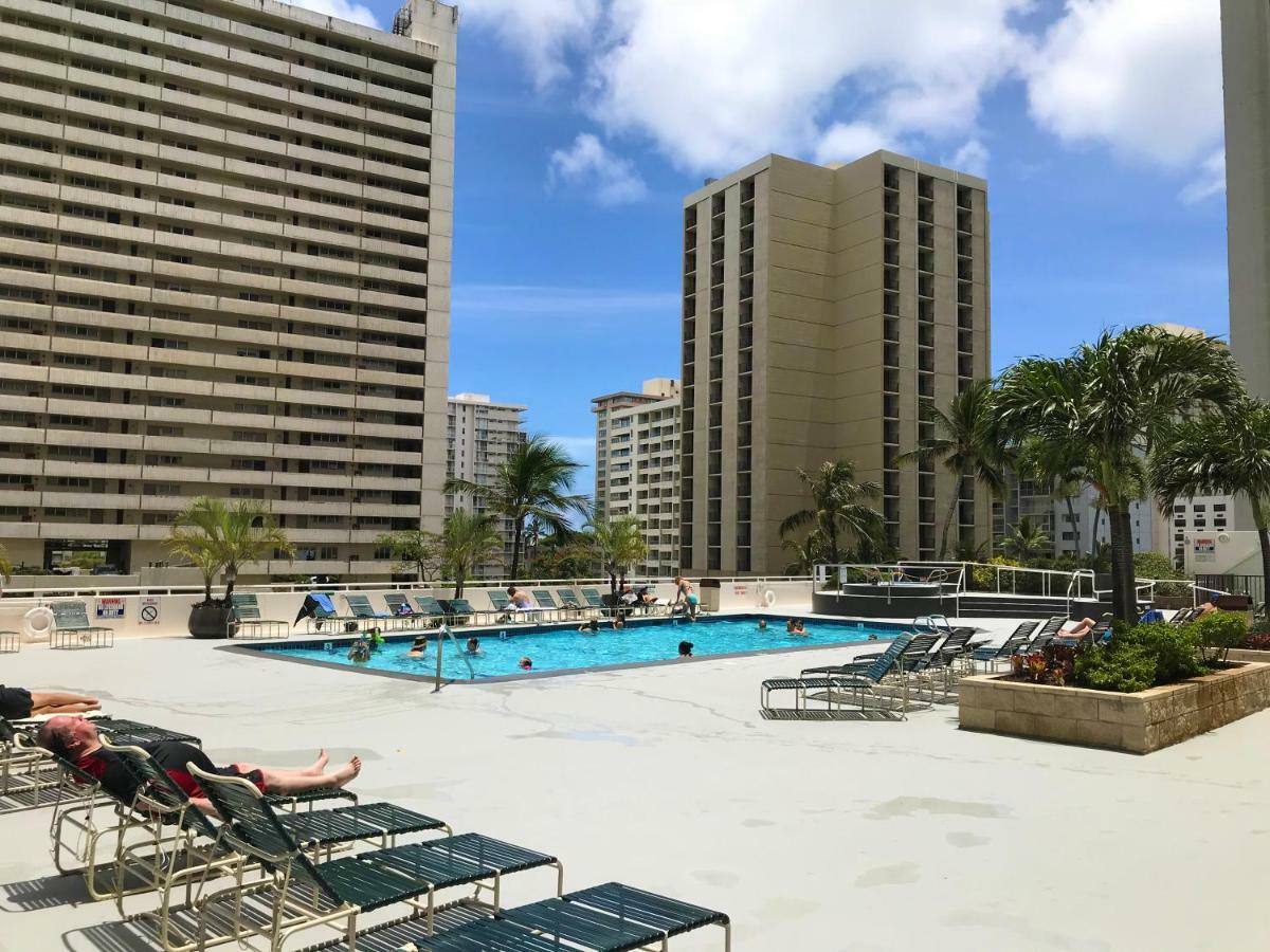 Tropical Retreat Near Waikiki Beach With Parking Appartement Honolulu Buitenkant foto